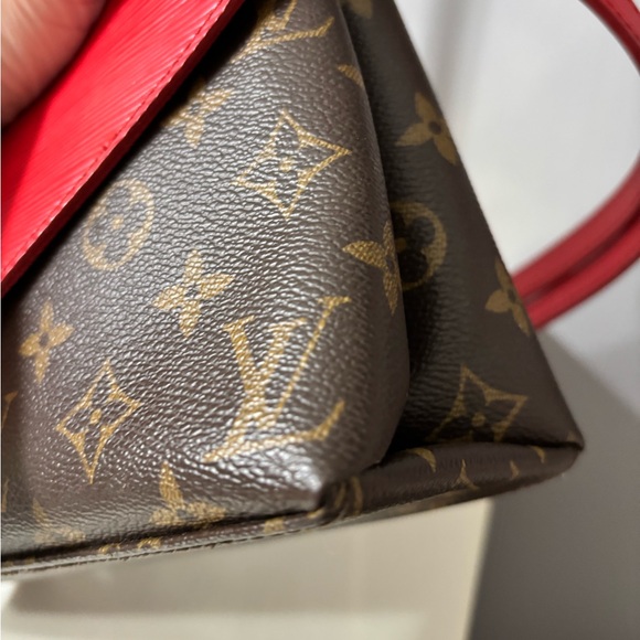 Louis Vuitton Monogram Epi Saint Michel crossbody bag - Picture 7 of 12